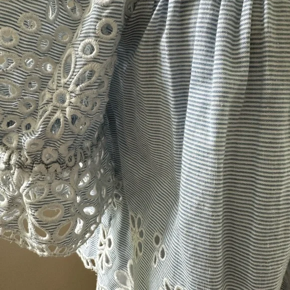SAYLOR Blue and White Eyelet Abbi Blouse size Small - Picture 6 of 10